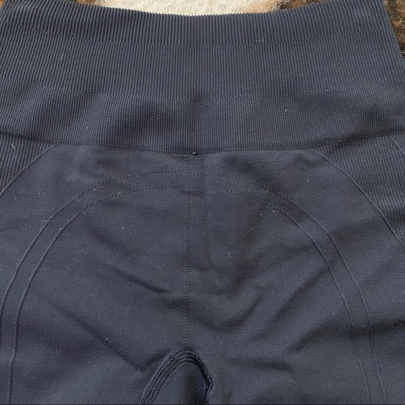 Lululemon Flow & Go Crop Black 4 Compression - Picture 5 of 7